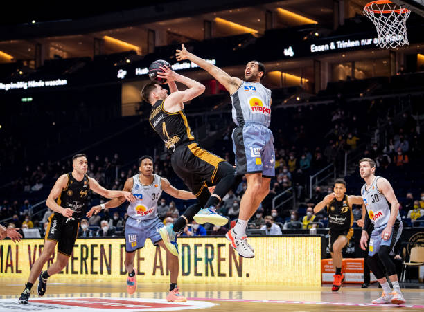 迷茫热血少 迷茫热血少