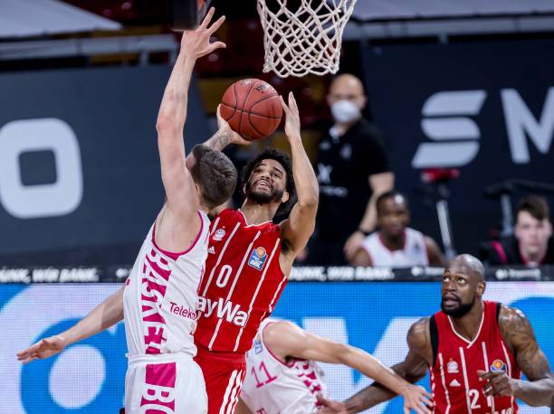 在绿茵场上 在绿茵场上