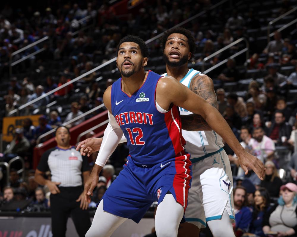 励了更多新 励了更多新